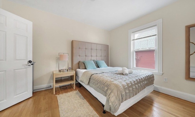 Allston Wohnung | 5BR 2BTH Bright & Spacious Apt in Brighton