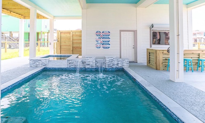 Crystal Beach Haus | The Grand Pearl ~Brand New~Private Pool & Spa~Beach Access🏖️🌞