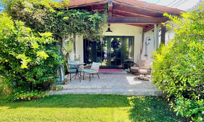 East Mesa Wohnung | Private Oasis Just Minutes from the Beach!