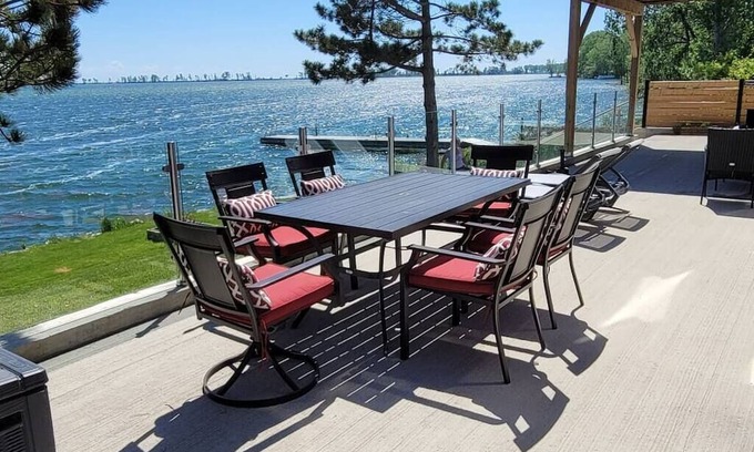 Wellington Haus | SkySuite on West Lake