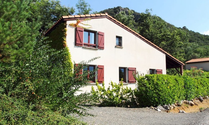 Quillan Haus | Detached holiday home with terrace in Quillan