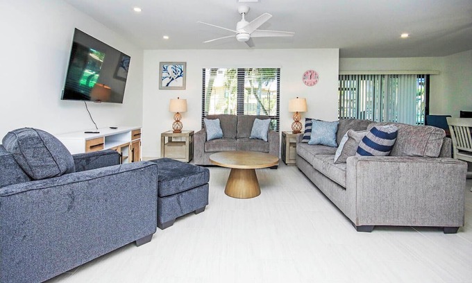 Sanibel Haus | Blind Pass E103 - over 1500 sq ft ~ 8 person occupancy