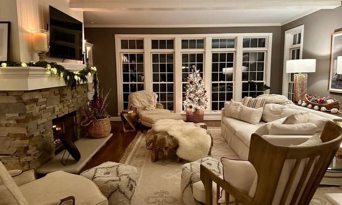 Birchwood Farms Haus | Bluffs Edge in Birchwood Farms - private four-bedroom, hot tub, screened porch