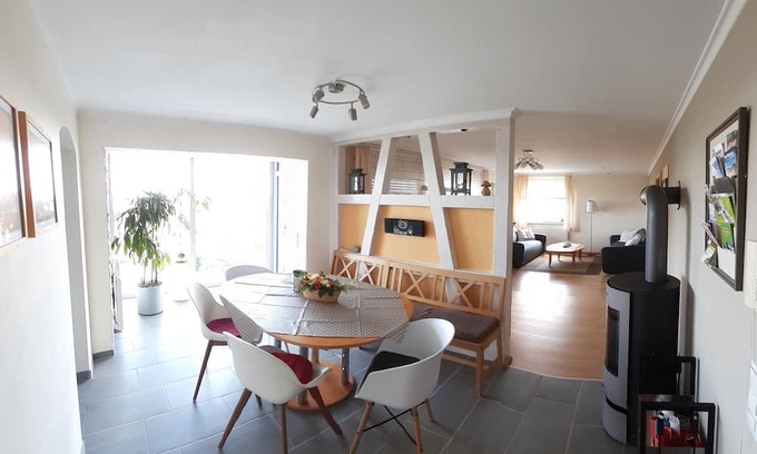 Hayingen Wohnung | Apartment 'Städtle-Blick' with Shared Garden, Balcony and Wi-Fi