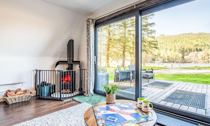 South Laggan Haus | Wonderful private villa for 6 people with WIFI, terrace and panoramic view