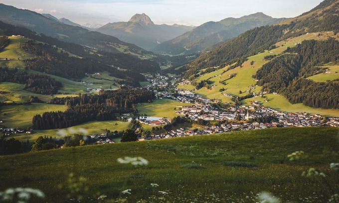 Kirchberg in Tirol Wohnung | Nice apartment for 6 people with pool, WIFI, TV and terrace
