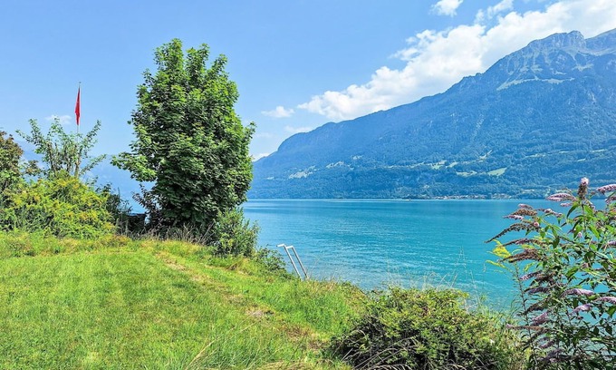Niederried bei Interlaken Haus | Cosy apartment in villa for 8 people with WIFI, TV, balcony and panoramic view