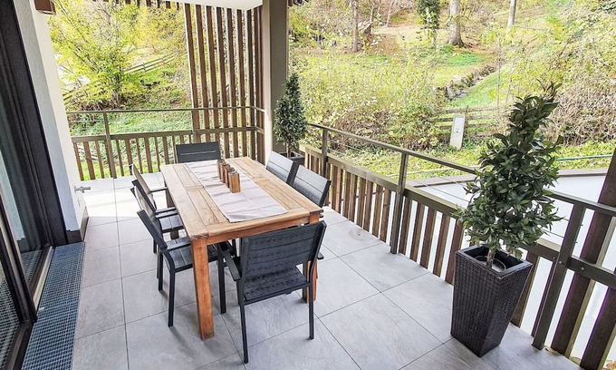 Sattendorf Wohnung | Nice apartment for 5 people with WIFI, TV and balcony