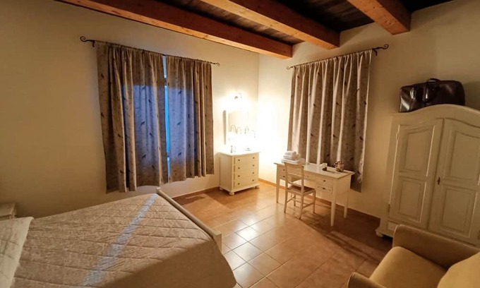 Fornole Wohnung | Apartment 'Tenuta Marchesi Fezia - 1' with Shared Pool, Wi-Fi and Air Conditioning