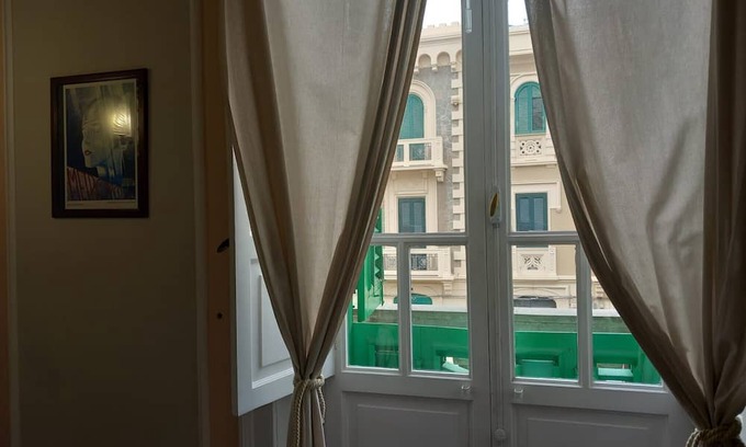 Messina Wohnung | Room '1921' with Balcony