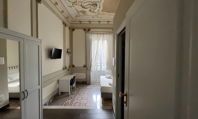 Messina Wohnung | Room '1922' with Balcony