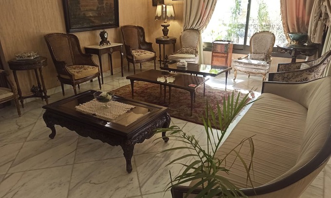 Nasr City Wohnung | Luxurious 3-Bedroom Apartment in Enchanting Cairo Close to Airport & Downtown
