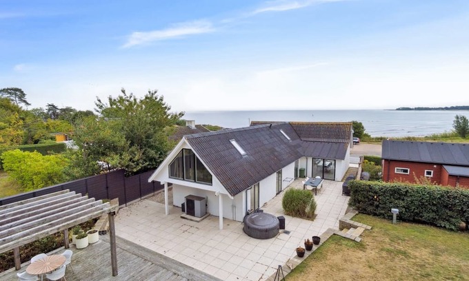 Balka Haus | "Rusalina" - 20m from the sea by Interhome