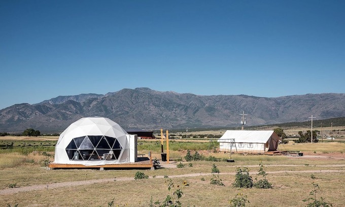 Cedar City Kabine | Beautifully Designed Dome with Peaceful Views in Utah