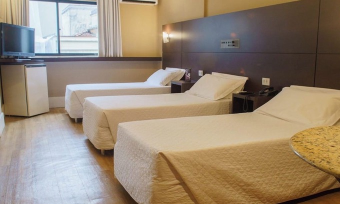 Republica Hotel | Vibrant São Paulo Getaway – Spacious Triplo Twin w/ WiFi, 24h Reception + Gym