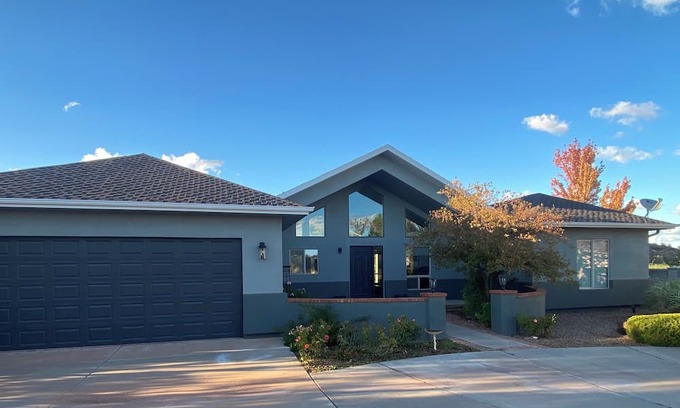 Snowflake Haus | Great location, golf or Temple and newly remodeled. 3 bed, 3 bath in Snowflake