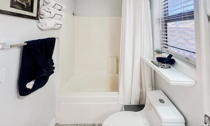 Lindsay Ranch Wohnung | Civic Centre: Compact Ste Layout + Separate Entry