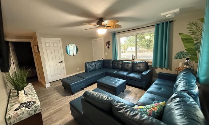 Orangeville Haus | Jungle Bungalow a unique 2-bedroom stay with tropical relaxing vibes throughout.