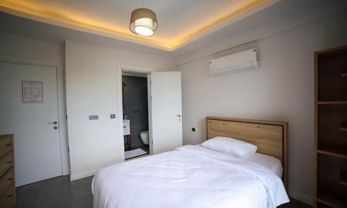 Sapanca Villa | SAPANCA'DA 5+1 TRIPLEX ISITMALI HAVUZLU VİLLA