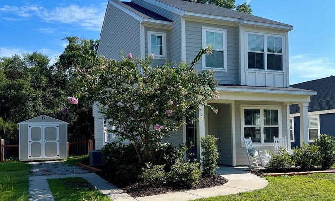 Port Royal Haus | Tranquil 3-bedroom 2.5 bathroom open-concept house in charming Port Royal