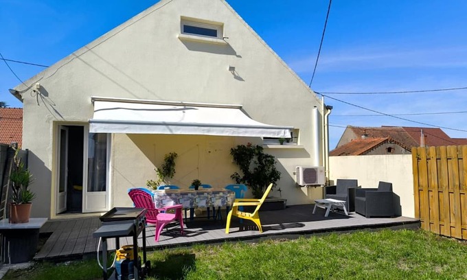 Bransat Hütte | Family home in the heart of Allier with enclosed garden, parking, and air conditioning