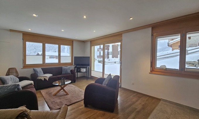 Saas-Fee Wohnung | Wellness Apartment on the ground floor of house Aramis, ski-in, ski-out