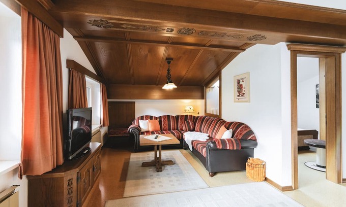 Nesselwaengle Wohnung | Apartment 'Schneidspitze - 18' with Mountain View, Shared Terrace and Wi-Fi