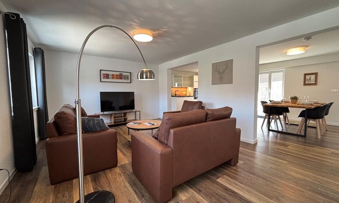 Oberderdingen Wohnung | Aposto Apartments Am Marktplatz 13 with Private Terrace and Wi-Fi