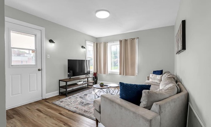 Cornwall Wohnung | Bright 1-BR APT, Prime Location 5
