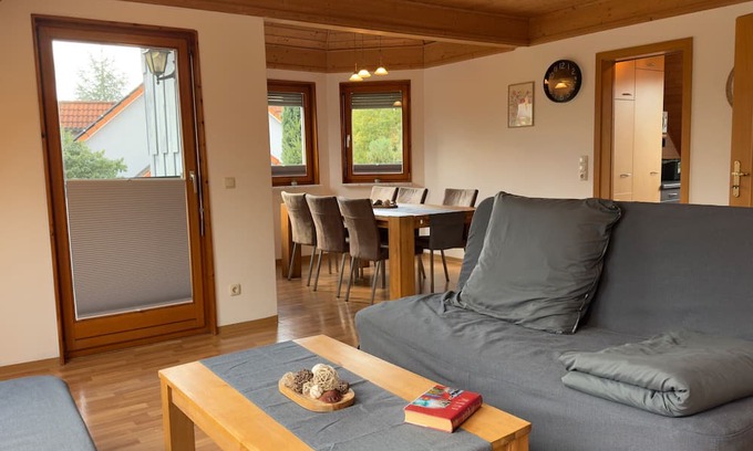 Bad Windsheim Wohnung | Apartment '1' with Balcony and Wi-Fi