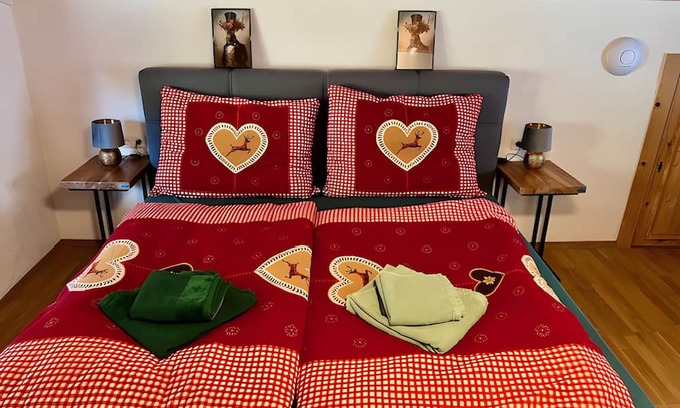 Fieberbrunn Wohnung | Room '4 - Cozy Attic' with Wi-Fi