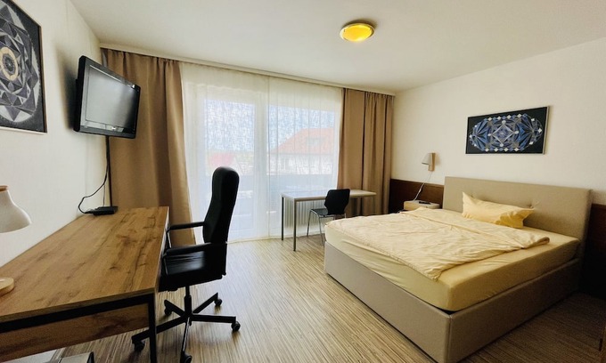 Leonberg Wohnung | Studio with balcony for 2