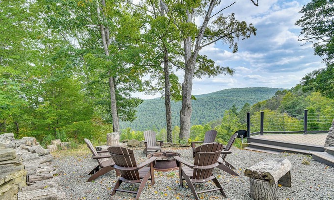Cameron Kabine | Luxe Cabin Compound 4 Mi to Cameron State Forest!