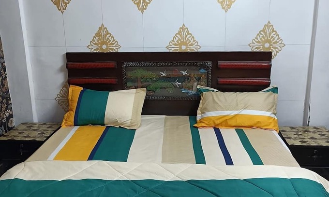Vrindavan Wohnung | Shri Premanand Ji Niwas Sthan
