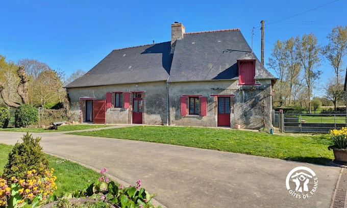Saint-Michel-de-la-Roe Hütte | Comfortable cottage for 6 with spacious terrace