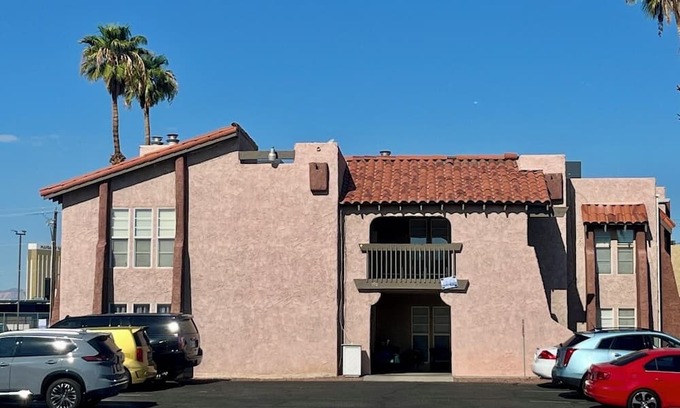 Paradise Eigentumswohnung | Prime Location 1-Bed 1Bath condo close to Airport, UNLV and STRIP