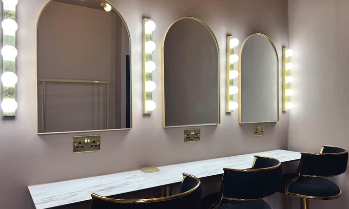 Neath Haus | Luxury Neath Center Stay | Discounts on Long Stays