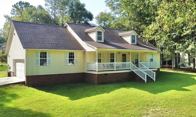 Moultrie Haus | 4-bedroom house in wonderful Moultrie with AC