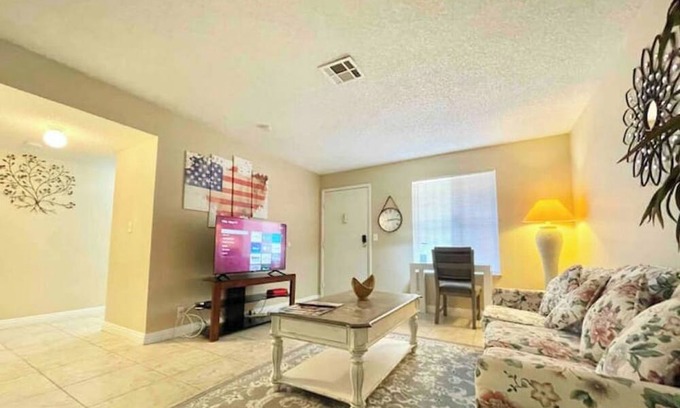 Chinatown Eigentumswohnung | #15 Near Strip /Chinatown /Convention Center