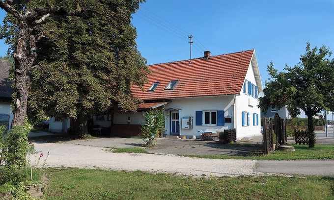 Koenigsbrunn Wohnung | Monteurwohnung mit viel Platz und Parkmöglichkeiten