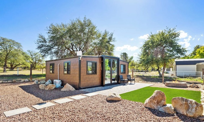 Williamson Haus | Zebra Ranch - 2-BR Tiny Home Amazing Experience, Prescott -Mtn View Trails Brbq