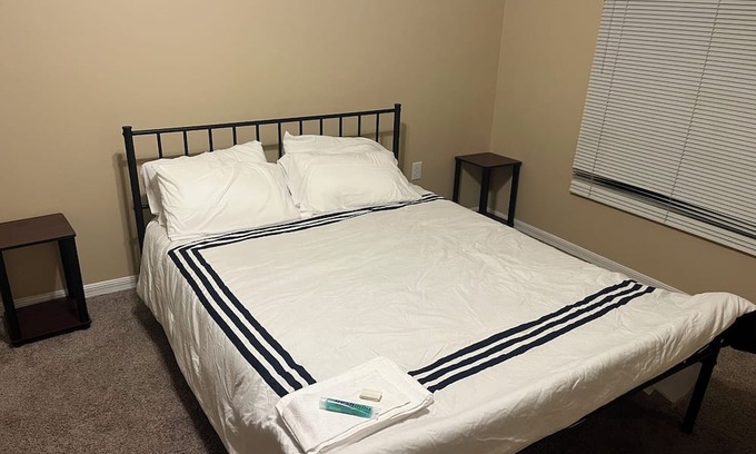 Sterling Ranch Haus | Nice 4-bedroom house with AC in charming Brandon/Tampa area