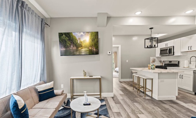 Mantua Wohnung | The Chic Haven 2-bedroom apartment in peaceful Philadelphia with AC near Zoo