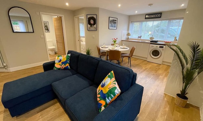 Arbury Haus | Luxury new-build house nr Science & Business parks