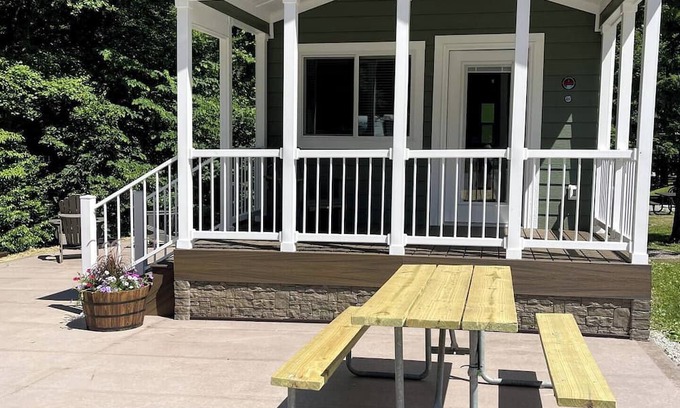 London Haus | This house is a 2 bedroom(s), 1 bathrooms, located in London, KY.