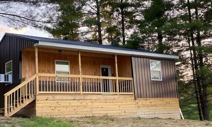 Wallingford Haus | Lazy Lake Cabin 1! Pet Friendly