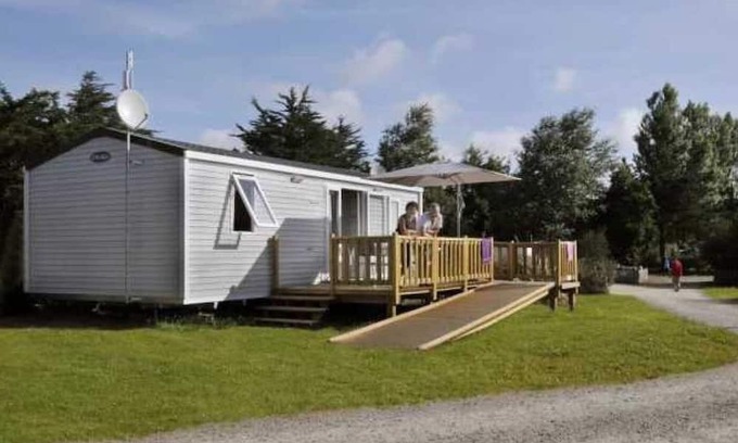 Plobannalec-Lesconil Haus | Camping 3 étoiles - Parc aquatique - eeeech