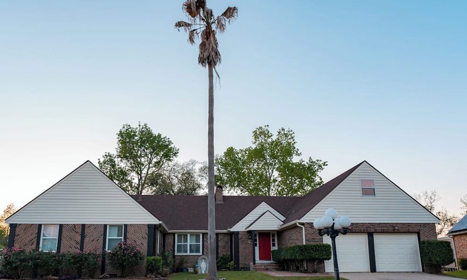 Slidell Haus | Waterfront! Artlive Residence.