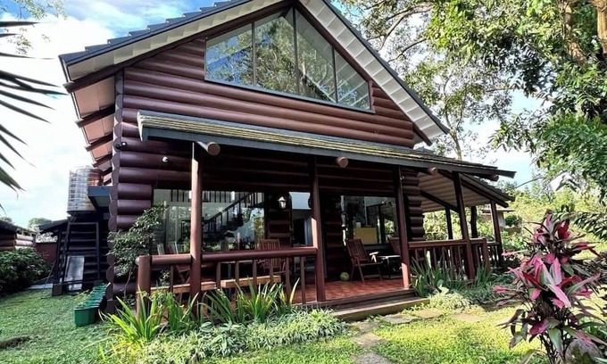 Tagaytay Kabine | Luntian log cabin with WiFi, AC in superb Tagaytay City