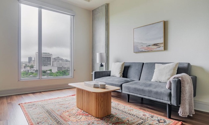 West End Wohnung | Blueground | Downtown Austin, pool, nr Congress